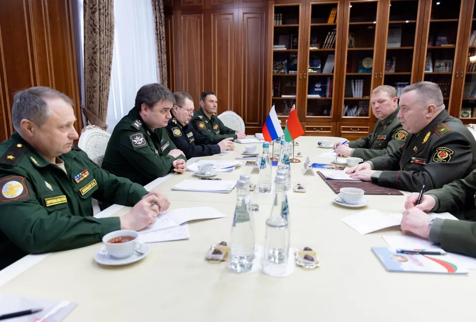 Взаимодействие в военно-технической сфере обсудили Министерства обороны Беларуси и России 