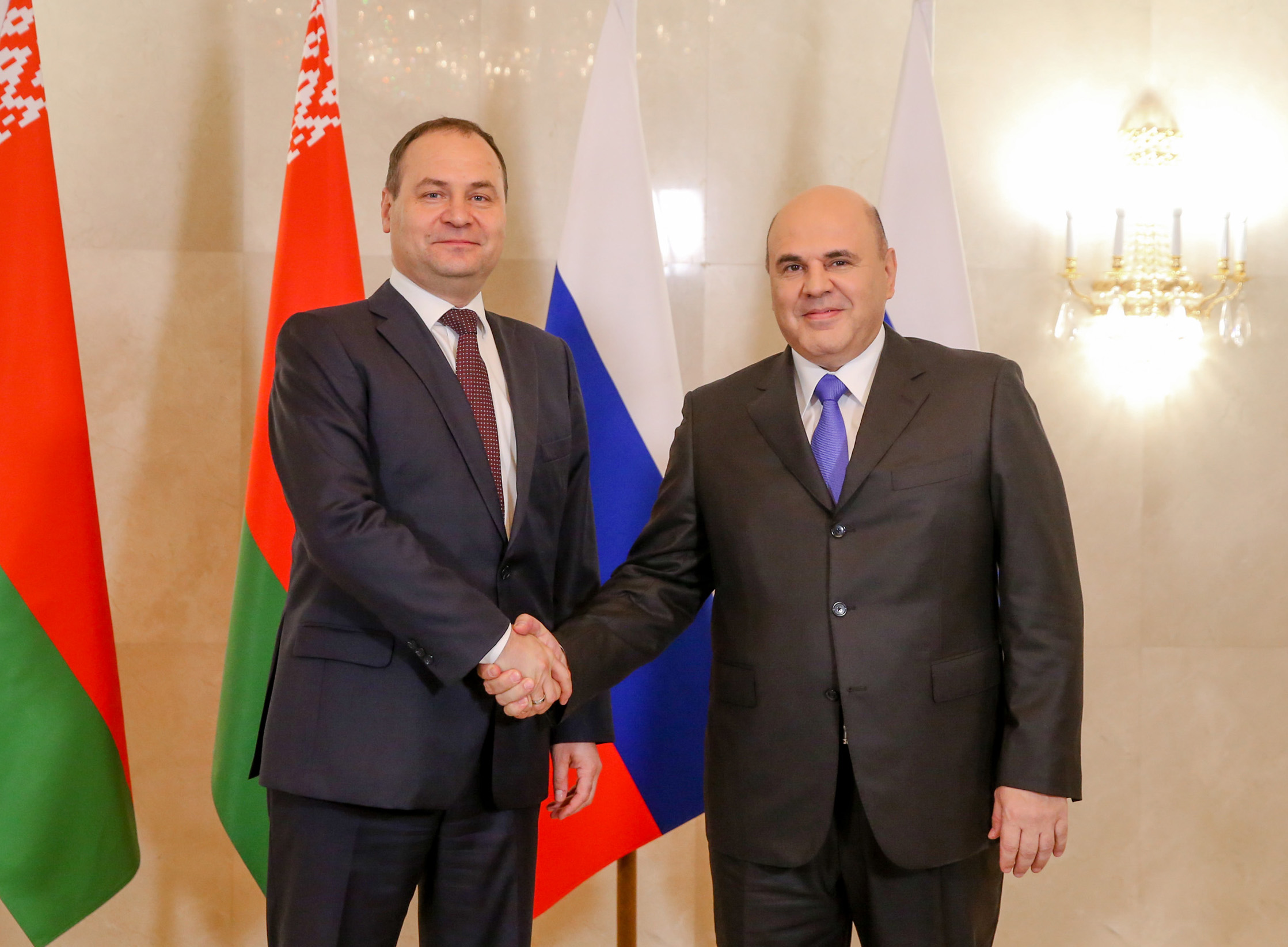 Михаил Мишустин и Роман Головченко обсудили совместные проекты в энергетике, промышленности и транспортной сфере