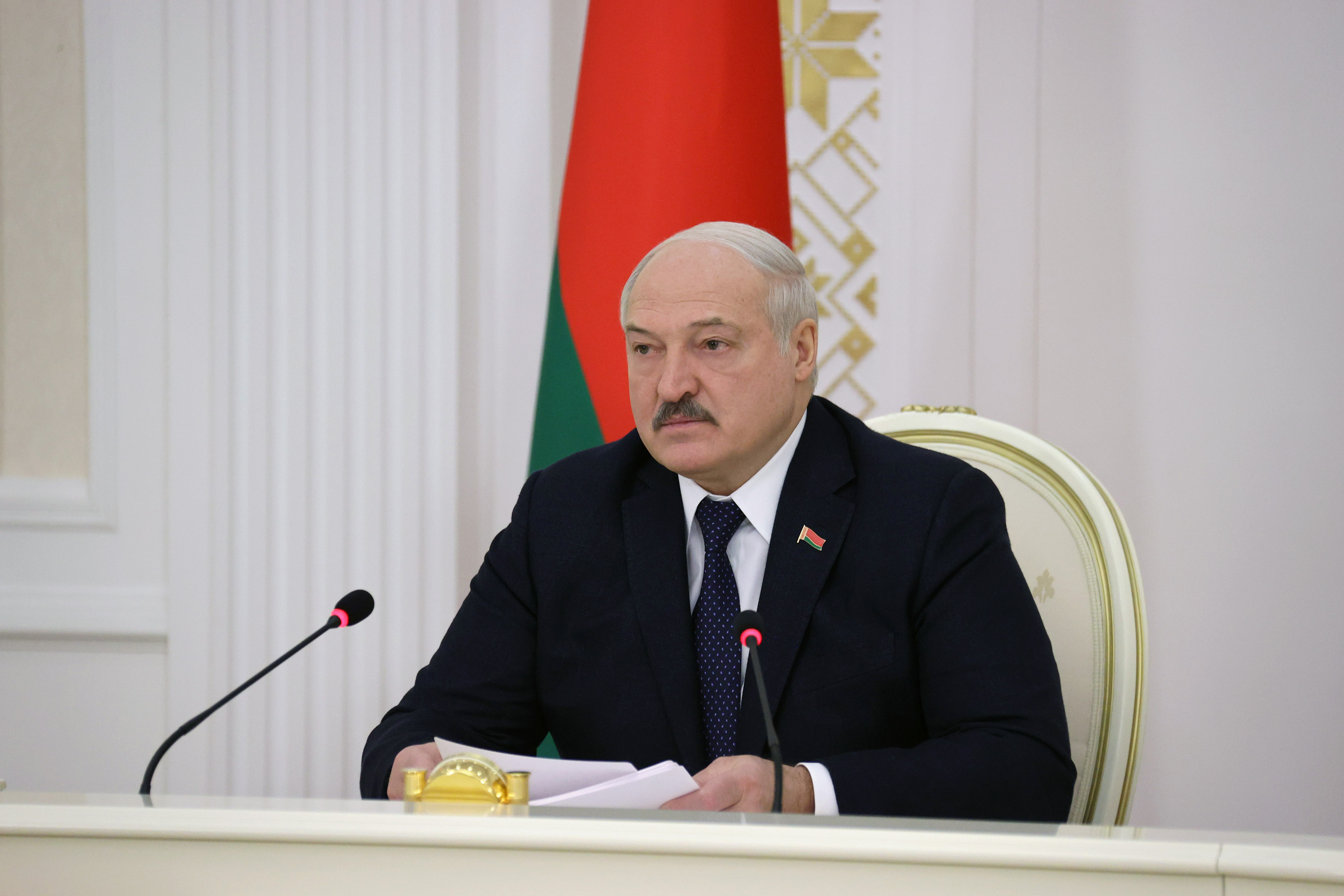 Александр Лукашенко: белорусский народ с тревогой воспринял драматические события в братском Казахстане
