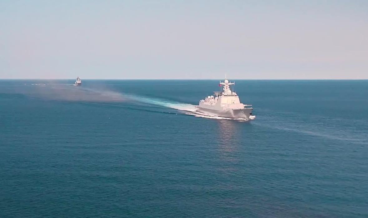 ВМФ РФ проводит плановые учения с участием 300 надводных кораблей и катеров