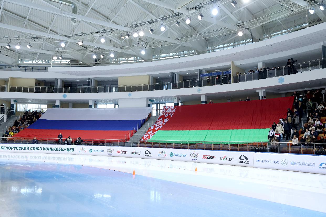 Минск принимает лучших фигуристов Беларуси и России: зрелищное соревнование на льду