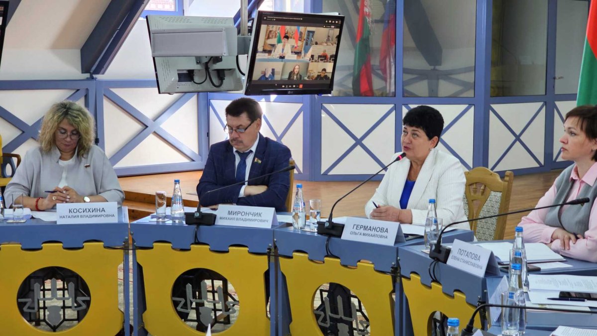 Летний отдых детей обсудили союзные парламентарии на заседании под Гродно