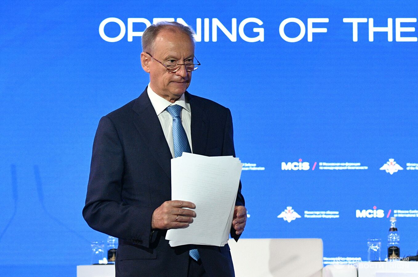 Николай Патрушев назвал циничным бизнесом услуги западных посредников, которые организовали транзит мигрантов в ЕС через Беларусь