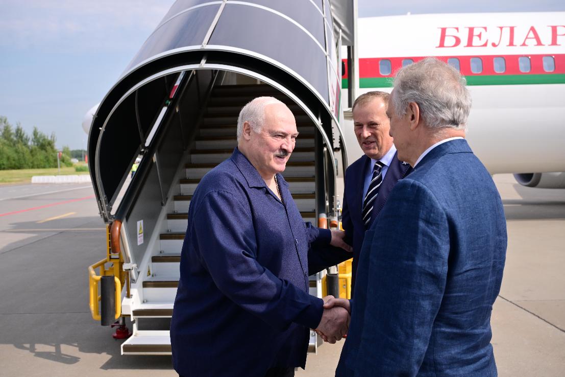 Лукашенко прибыл в Россию с рабочим визитом