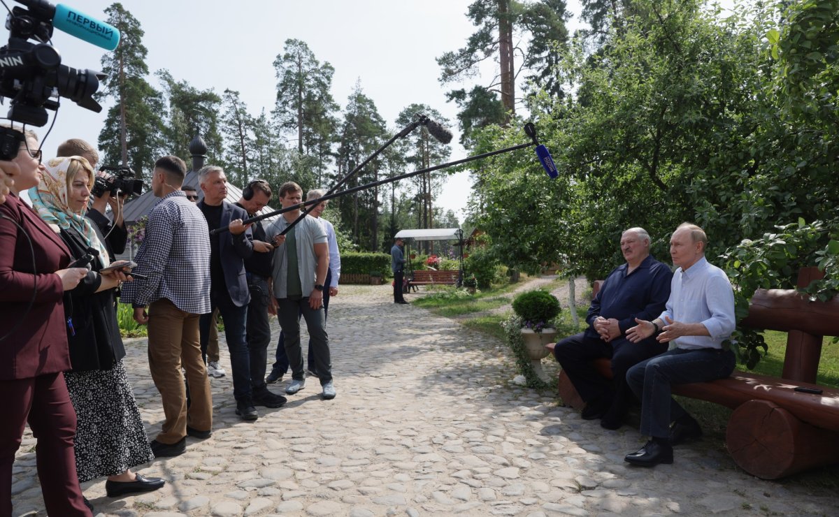 "БелРос" покажет трансляцию совместной пресс-конференции лидеров РФ и Беларуси