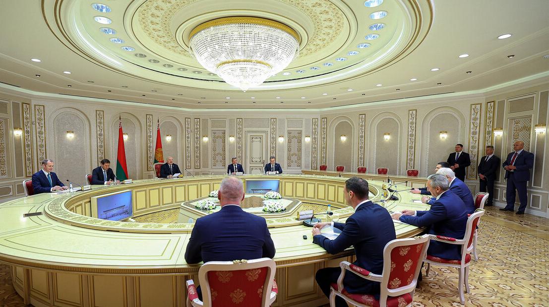 Президент Беларуси встретился с губернатором Тюменской области