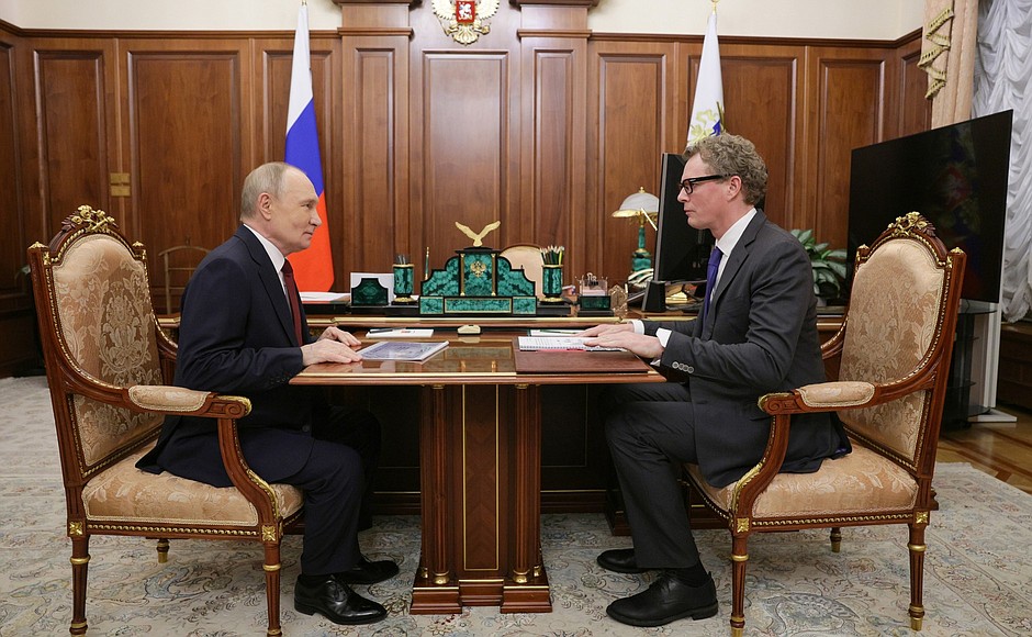 Путин провел встречу с главой Федеральной налоговой службы 