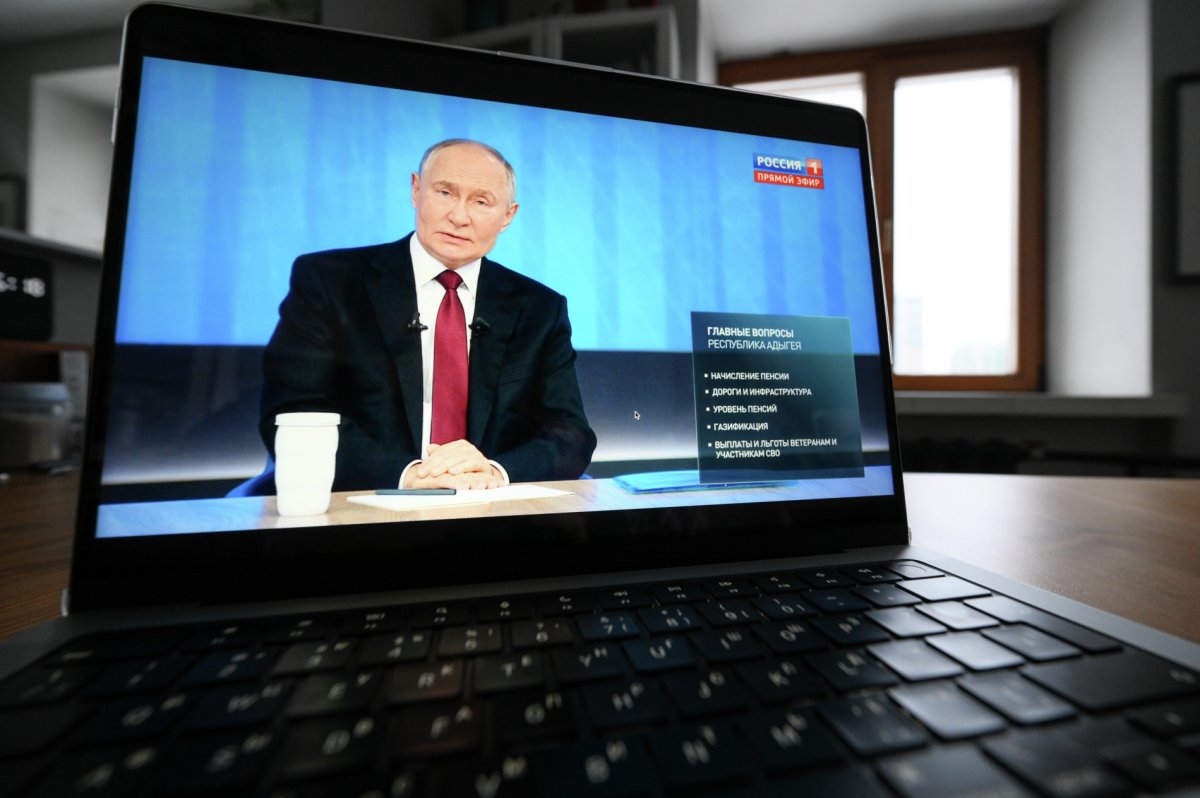 Более 1,3 млн вопросов поступило на прямую линию с Владимиром Путиным