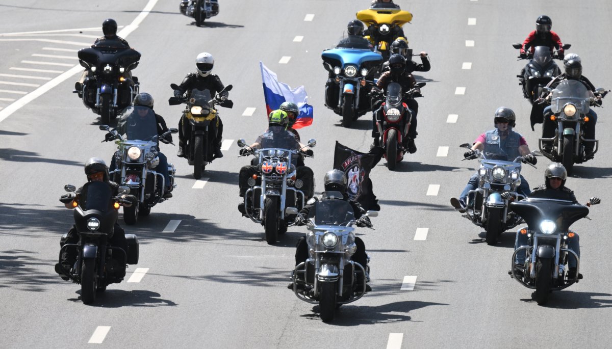 Российские байкеры отправились в дружеский мотопробег в белорусский город Иваново