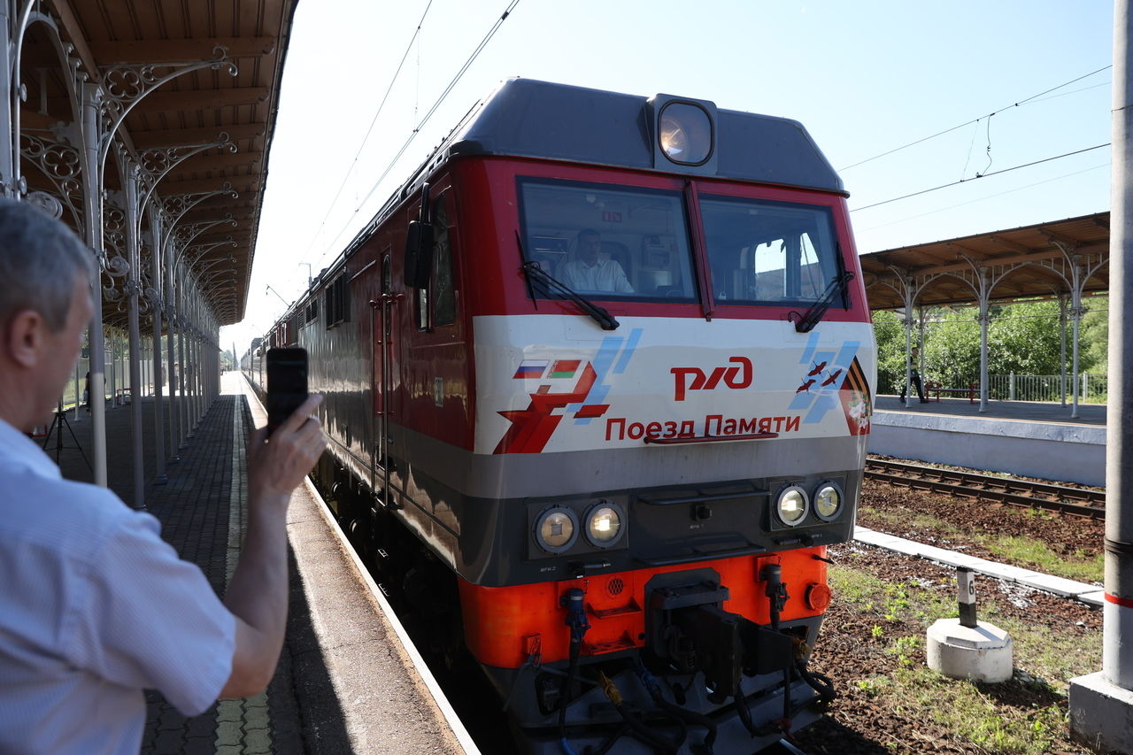 «Поезд Памяти» прибыл в Петергоф