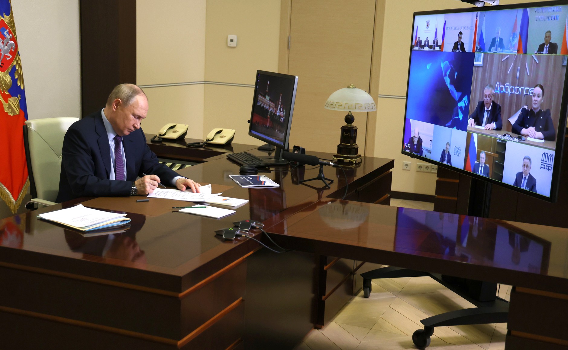 Путин: в повестке - дальнейшее развитие и обустройство огромного пространства РФ
