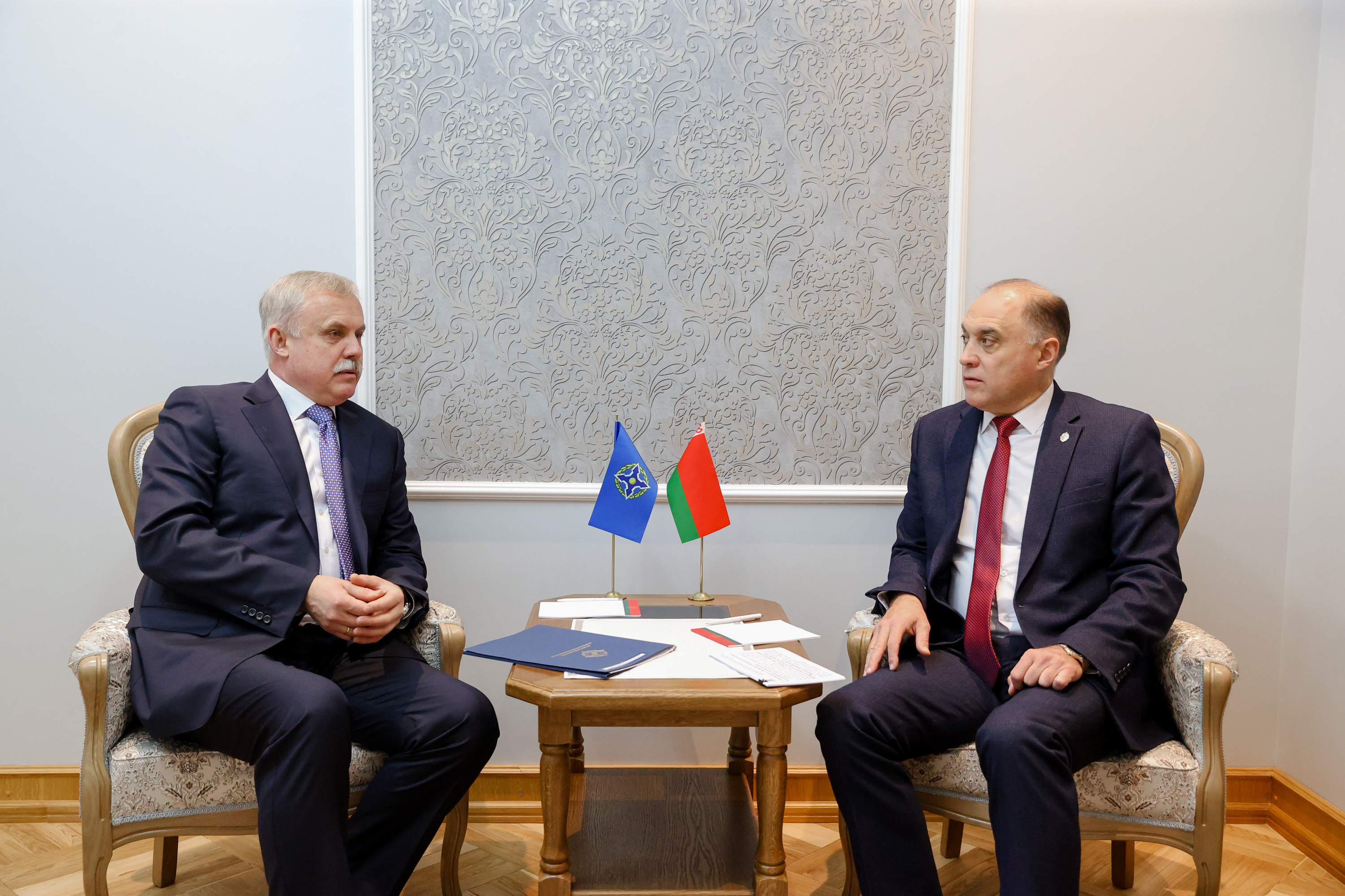 Встреча госсекретаря Совета безопасности Беларуси  с генеральным секретарем ОДКБ прошла в Минске