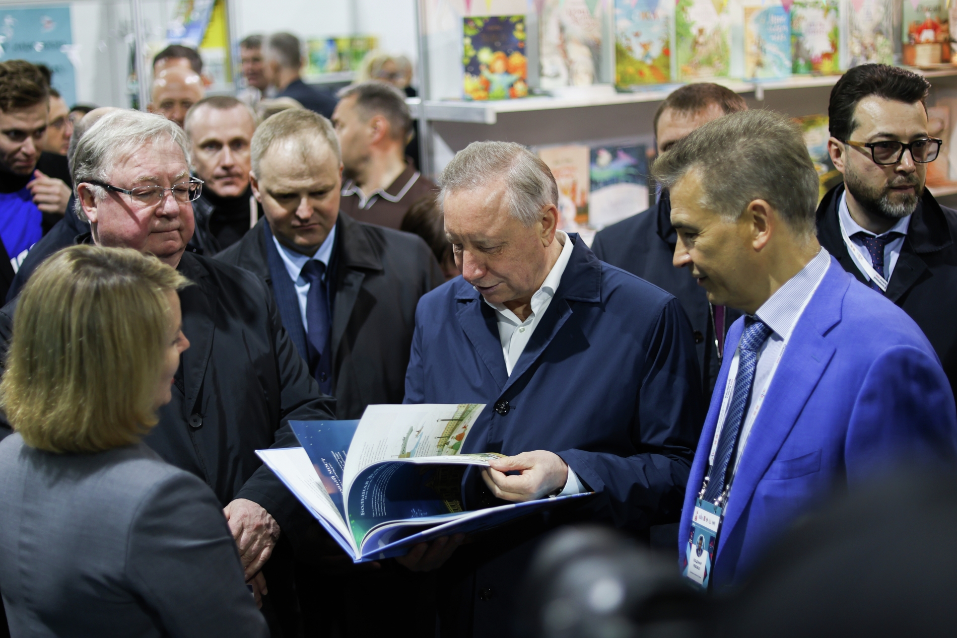 Книжный салон в Санкт-Петербурге: патриотизм и Победа в центре внимания