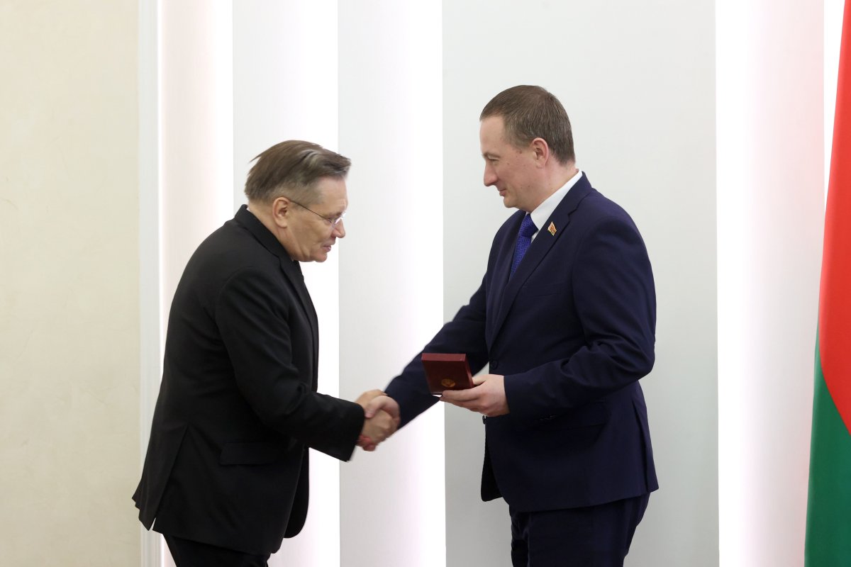 В Минске Лихачева наградили орденом Почета за реализацию проекта строительства БелАЭС