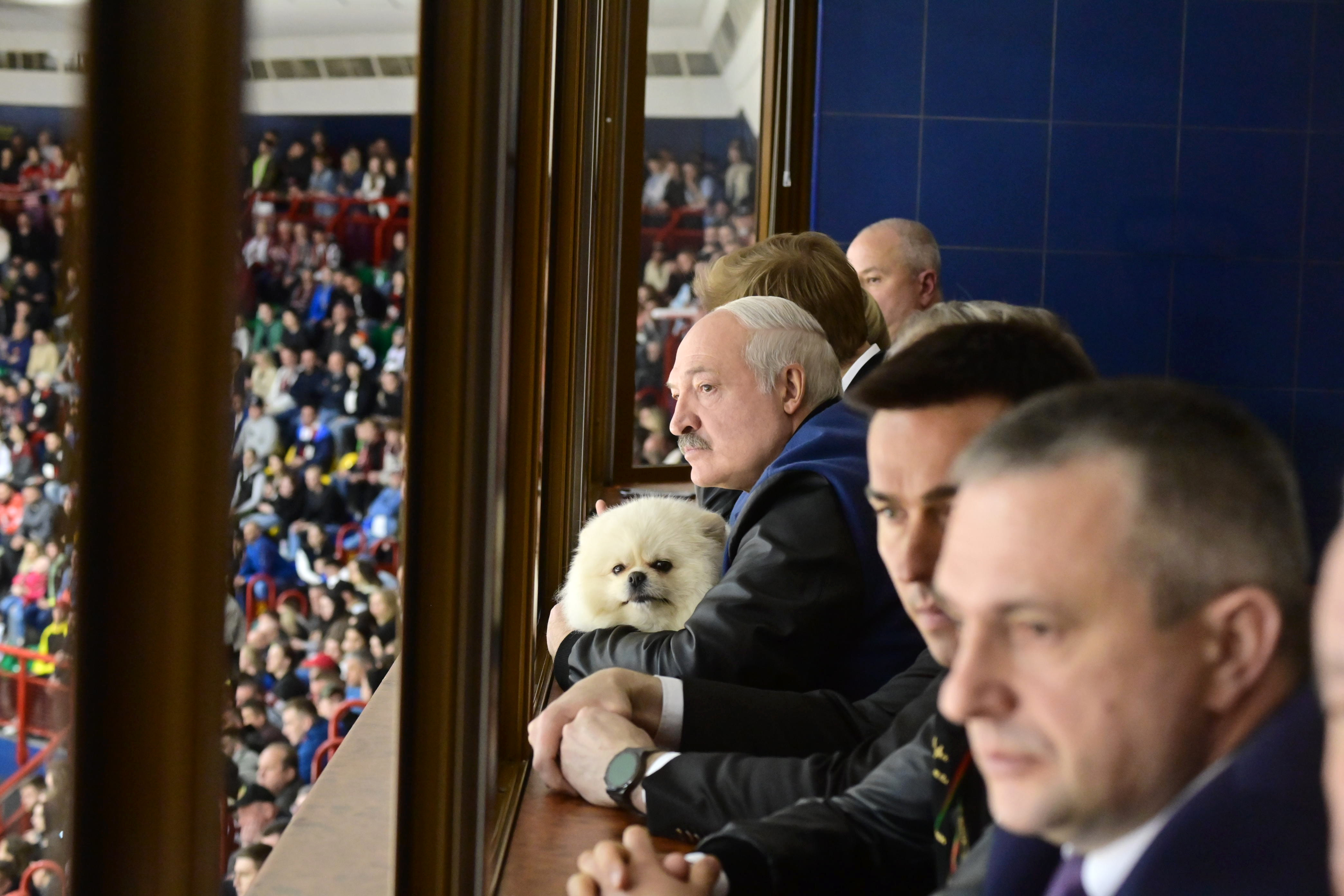 Александр Лукашенко приехал на финальный матч белорусской хоккейной экстралиги сезона-2022/23 