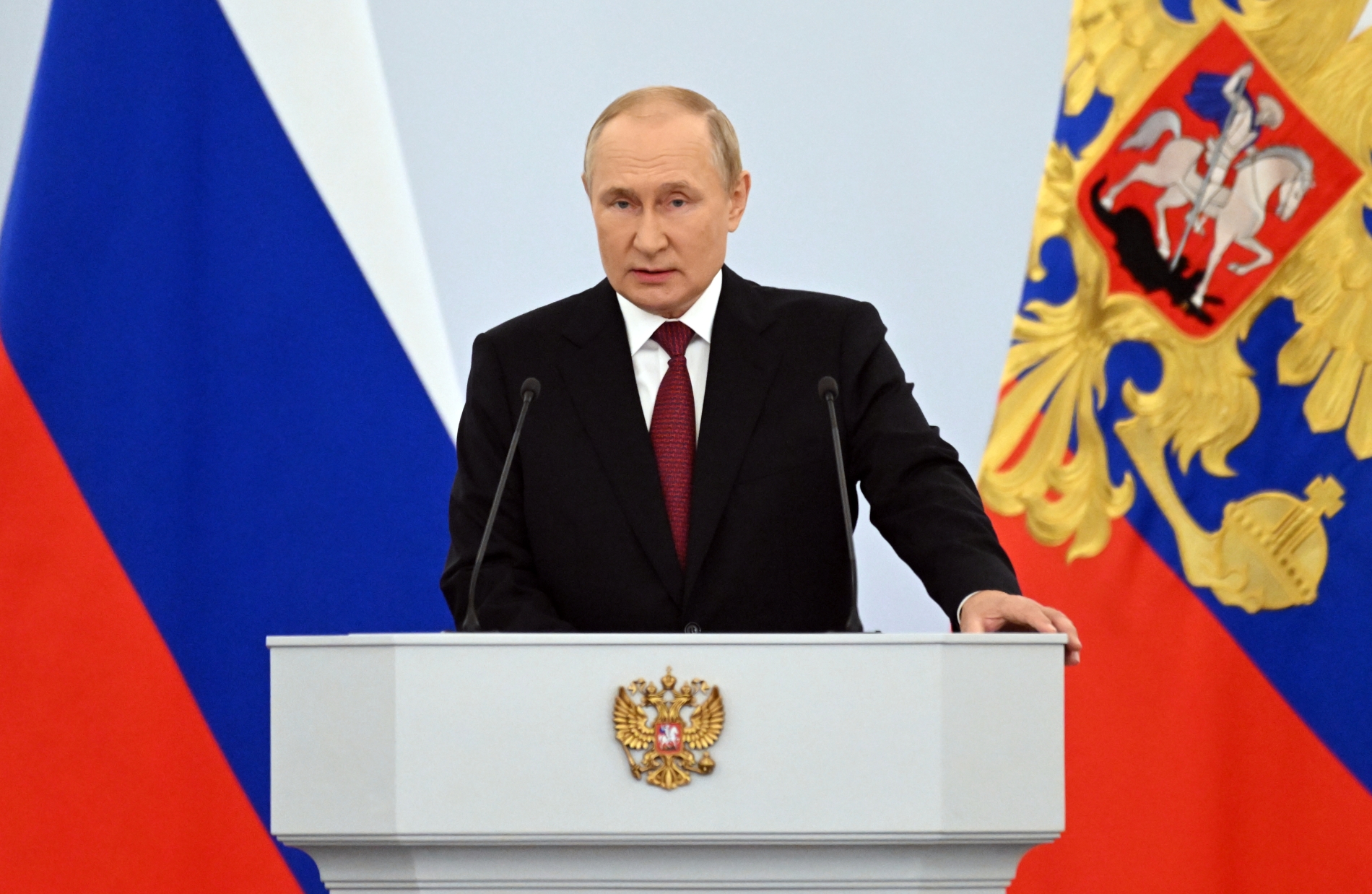 Владимир Путин призвал Украину вернуться за стол переговоров