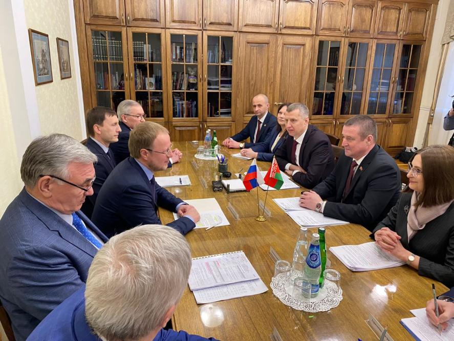 В  Алтайском крае прошла встреча губернатора региона Виктора Томенко с  белорусской делегацией