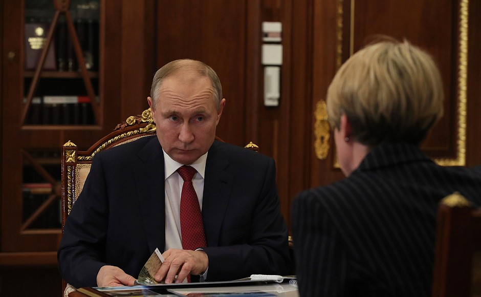 Владимир Путин обсудил с главой фонда "Талант и успех" развитие центра "Сириус"
