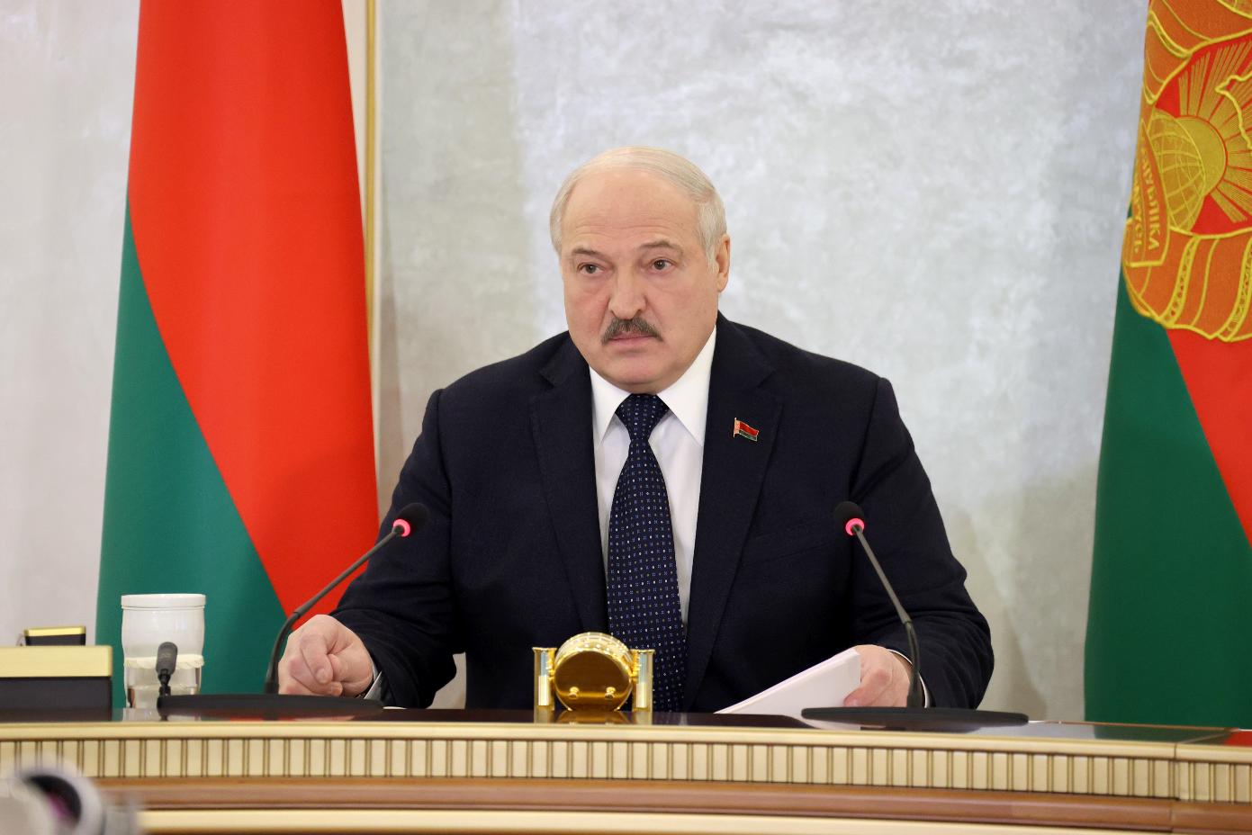 Президент Беларуси призвал страны ЕАЭС сплотиться и действовать единым фронтом