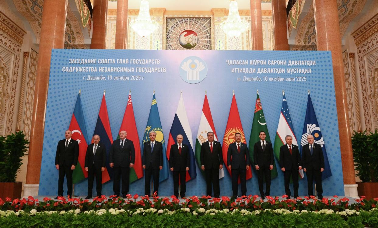 Лидеры СНГ подписали 19 документов по итогам саммита в Душанбе