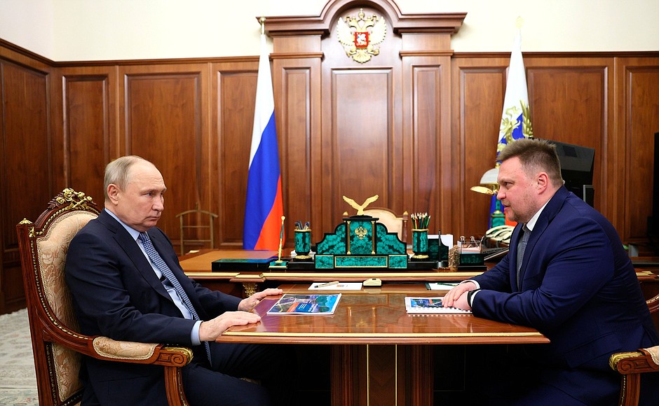 Путин: компания "РусГидро" дает 16% от общей энергетической мощности в стране