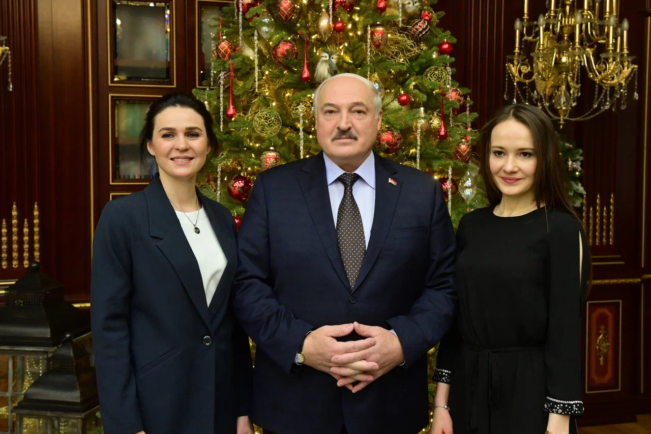 Лукашенко: "Ну так что, полетим? Или передумали? Мы вас будем ждать здесь"