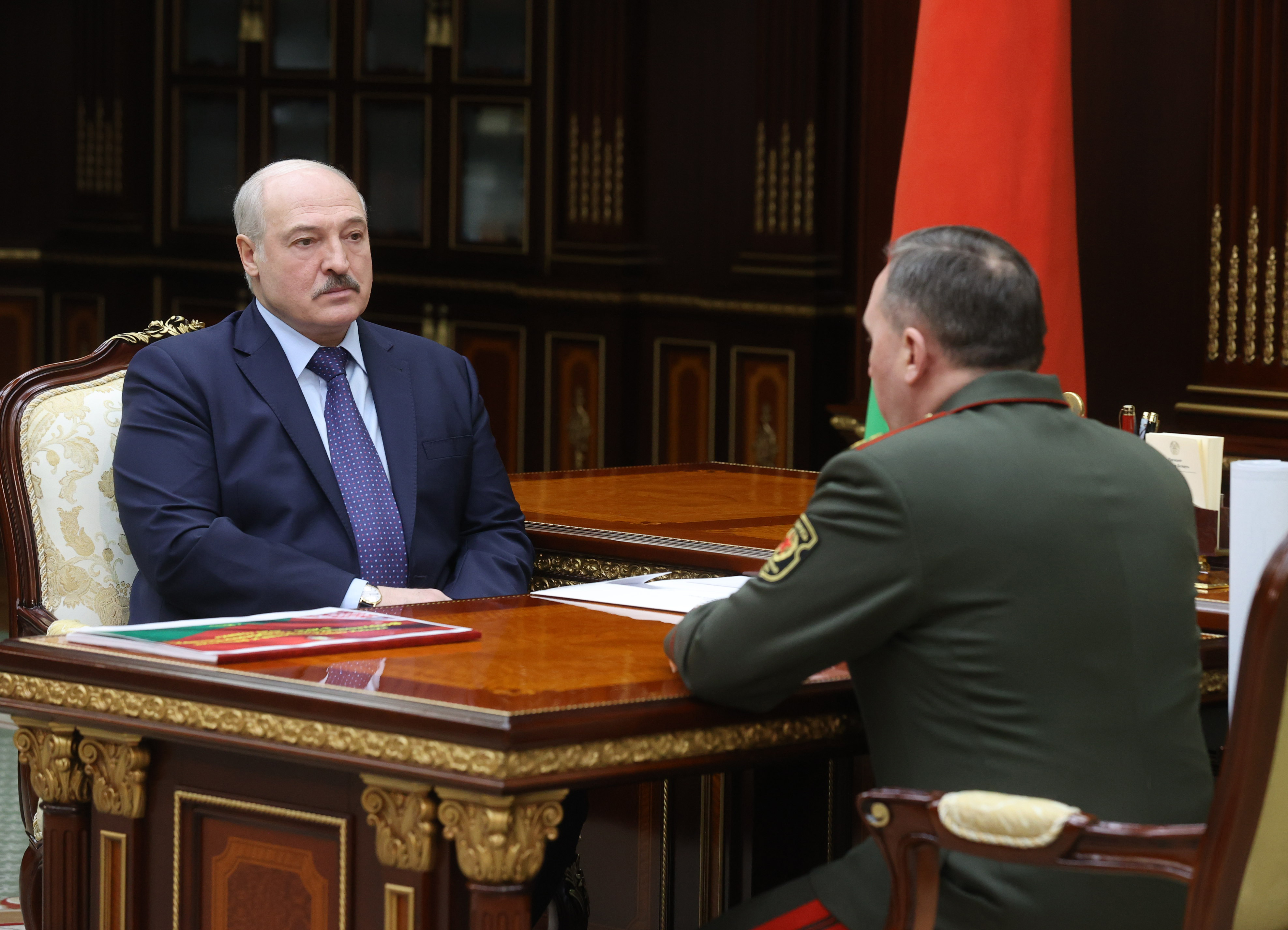Александр Лукашенко обсудил с министром обороны замысел белорусско-российского учения "Запад-2021"