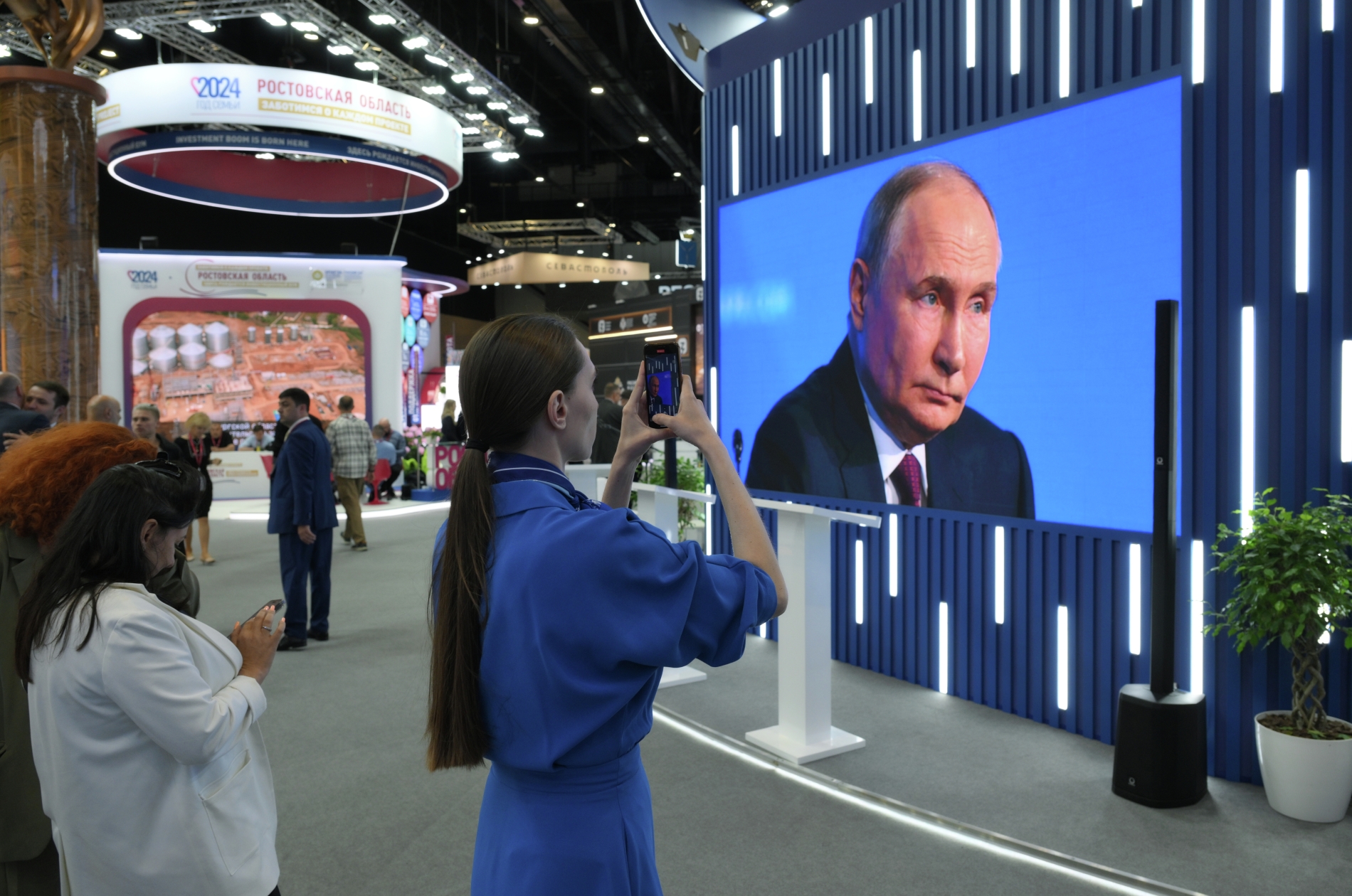 Владимир Путин выступит на пленарном заседании ПМЭФ-2025