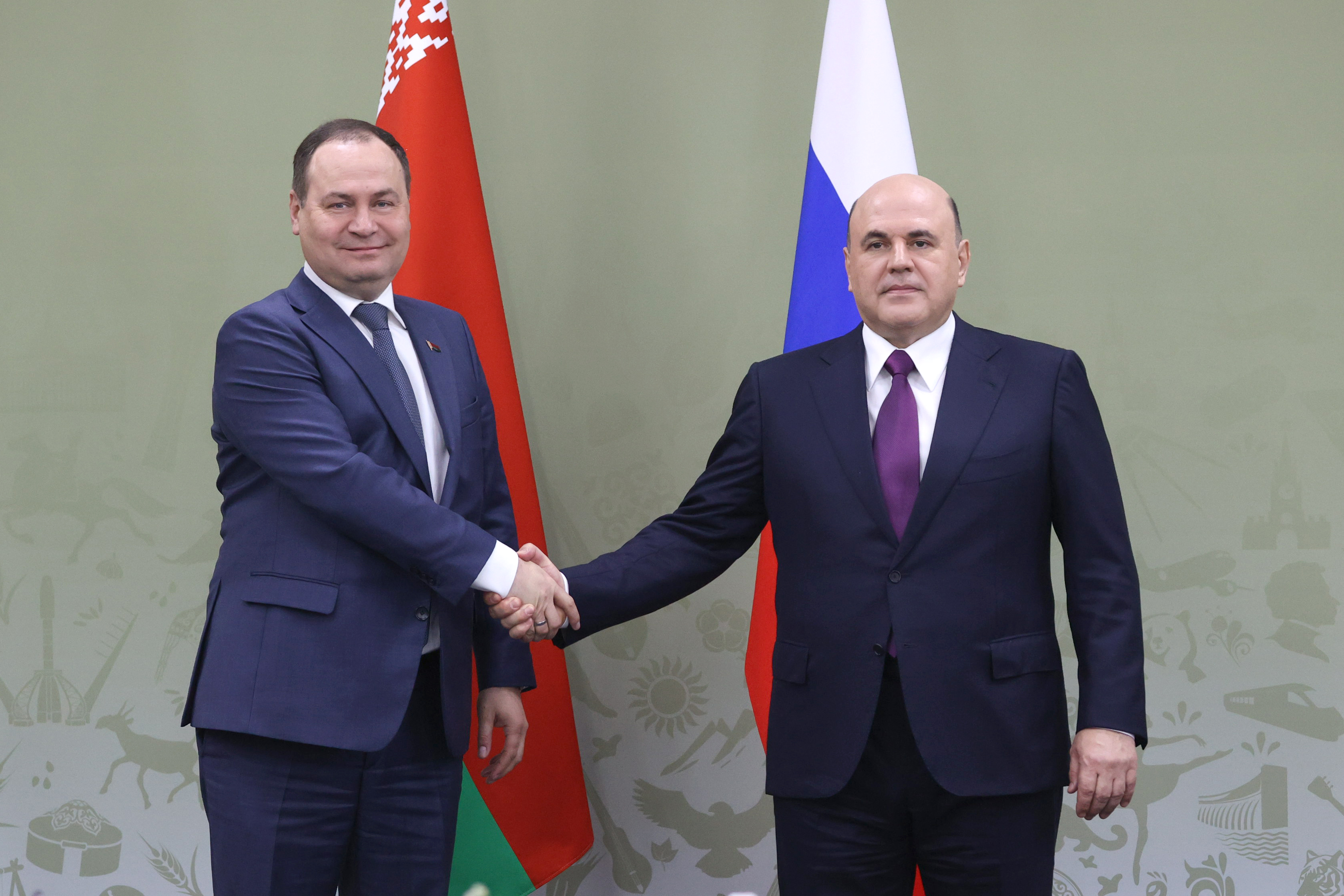 Главы правительств России и Беларуси провели встречу на полях заседания Евразийского межправительственного совета