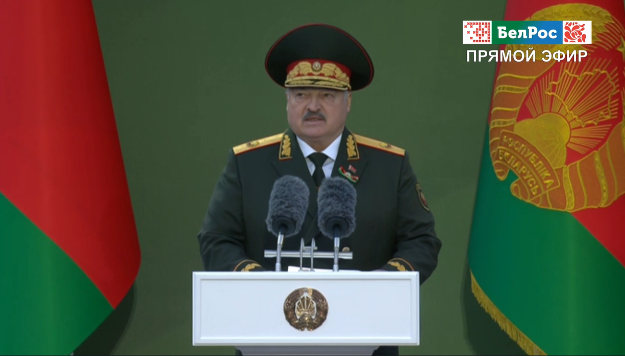 Лукашенко: мы чествуем память героев, сломавших военную мощь гитлеровцев