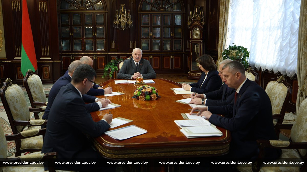 Президент Беларуси Александр Лукашенко 15 января рассмотрел кадровые вопросы
