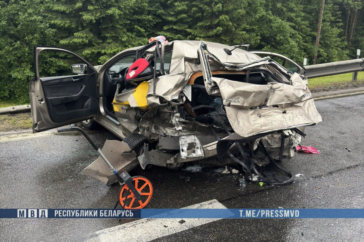 Трагедия на трассе под Минском: в ДТП погибли четыре пассажира из России