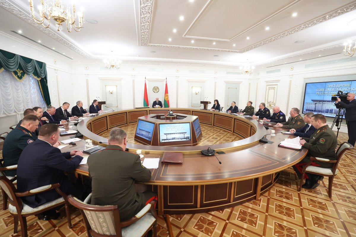 Президент Беларуси провел заседание Совета Безопасности