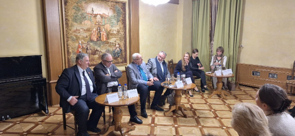 В Минске прошла презентация книги Николая Ефимовича "Майя Плисецкая"