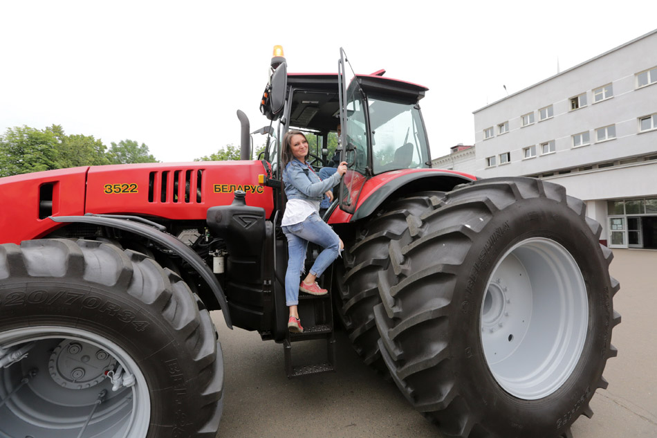 Производство белорусских тракторов запустят в Таджикистане
