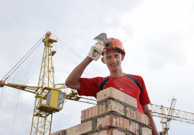 Работники строительной отрасли Союзного государства принимают поздравления с профессиональным праздником