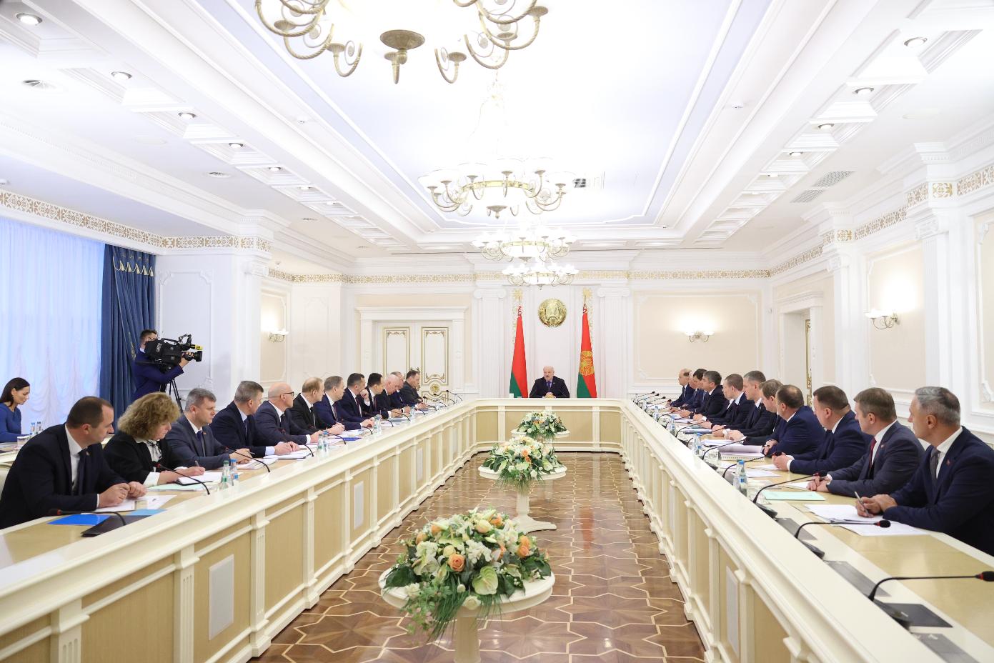 Лукашенко наполнил Правительству о своем требовании жесткой дисциплины расчетов 