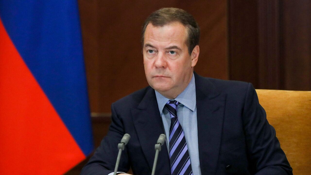 Медведев прибыл в парк "Патриот" на форум "Армия-2022"