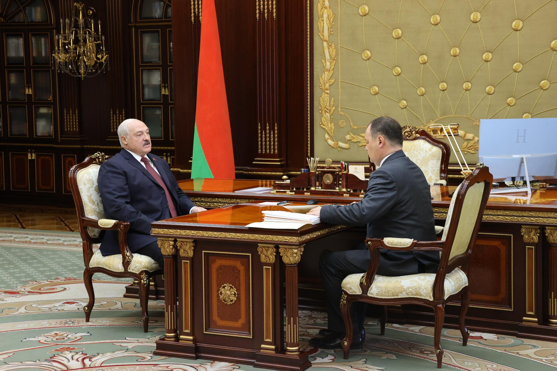 Лукашенко: экономика в этом году пока складывается, хотя настораживающие факторы