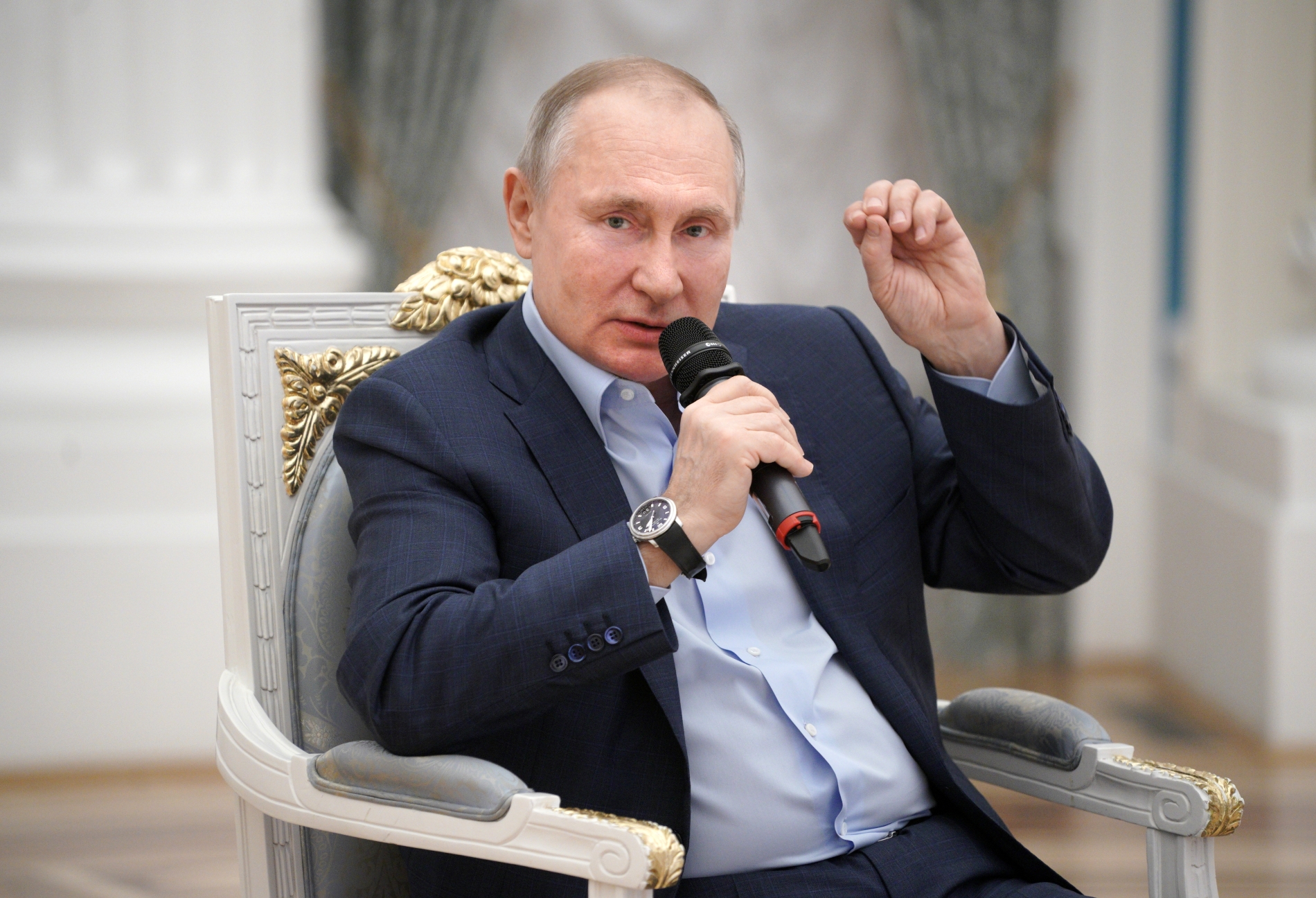 Путин: Интернет должен подчиняться моральным законам