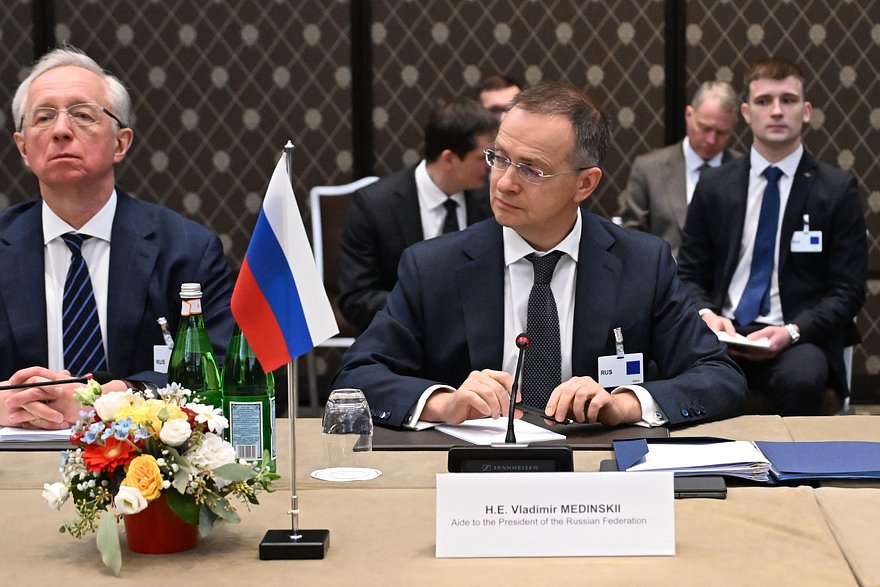 В Женеве  прошел  второй раунд переговоров о мире между делегациями России, Украины и США