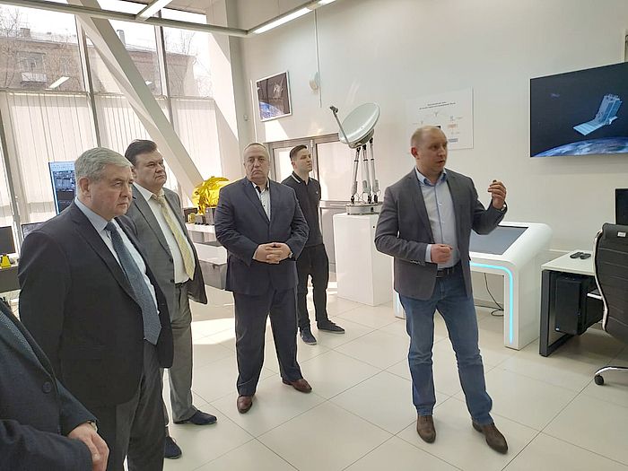 Космический аппарат - российский, оптическое оборудование для спутника - белорусское