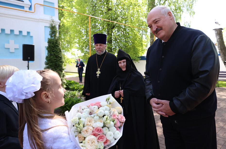 Лукашенко: свет пасхальных дней напоминает о вечных евангельских идеалах 