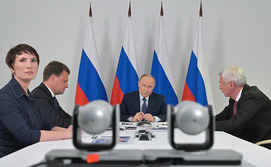 Путин с рабочим визитом посетил Магадан: город меняется, модернизируется