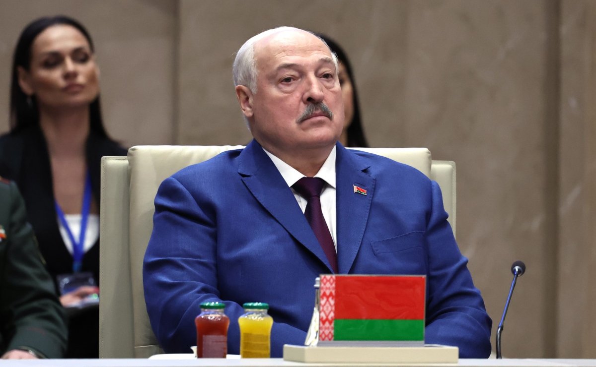 Лукашенко направился с официальным визитом в Республику Союз Мьянма 