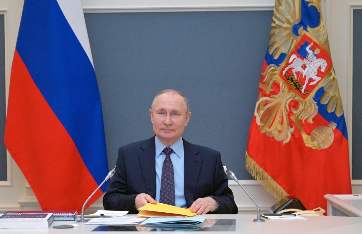 Владимир Путин назвал низкие доходы граждан главным врагом российского общества