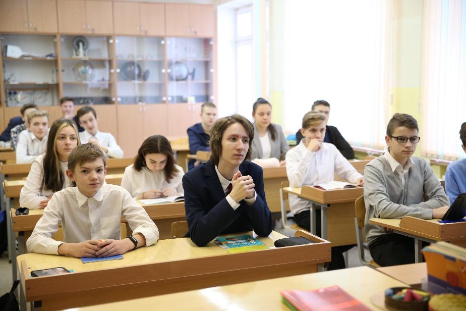 Со следующего года в российских школах введут киноуроки по истории