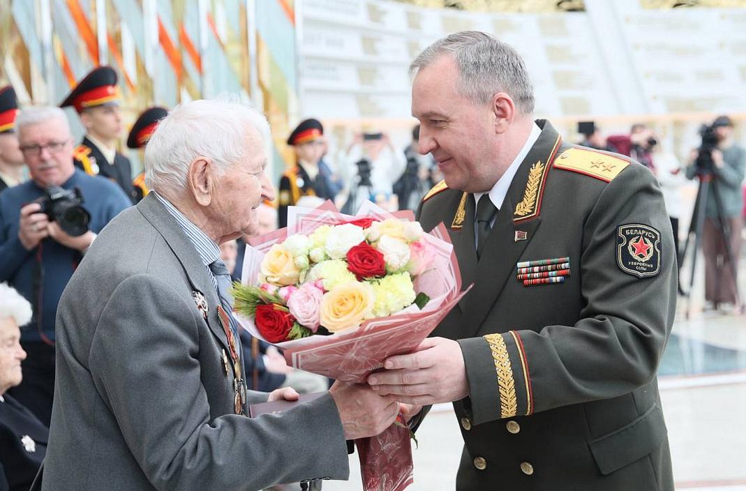 В Беларуси в преддверии 9 мая чествуют ветеранов ВОВ