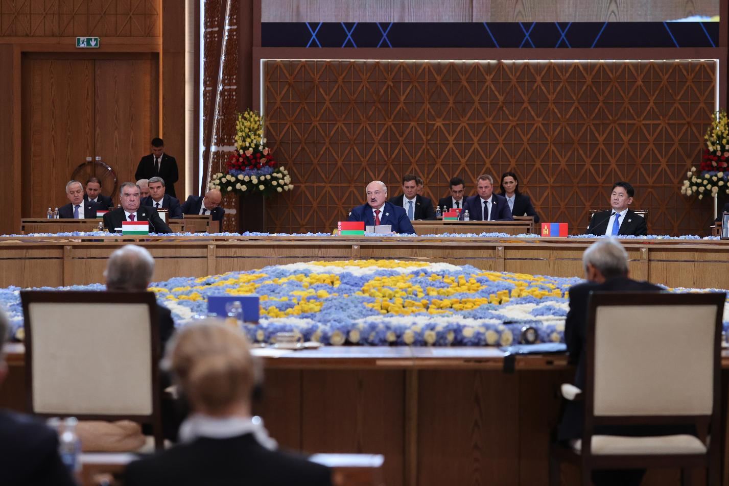 Лукашенко на встрече "ШОС плюс" : наилучший ответ на вызовы - наше единство 