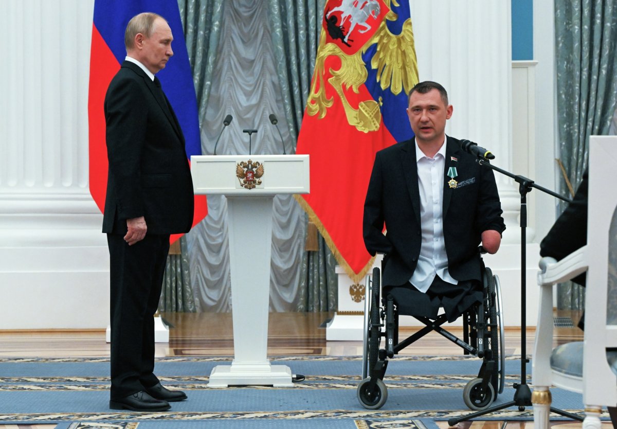 В Екатерининском зале Кремля Путин вручил высшие госнаграды Российской Федерации